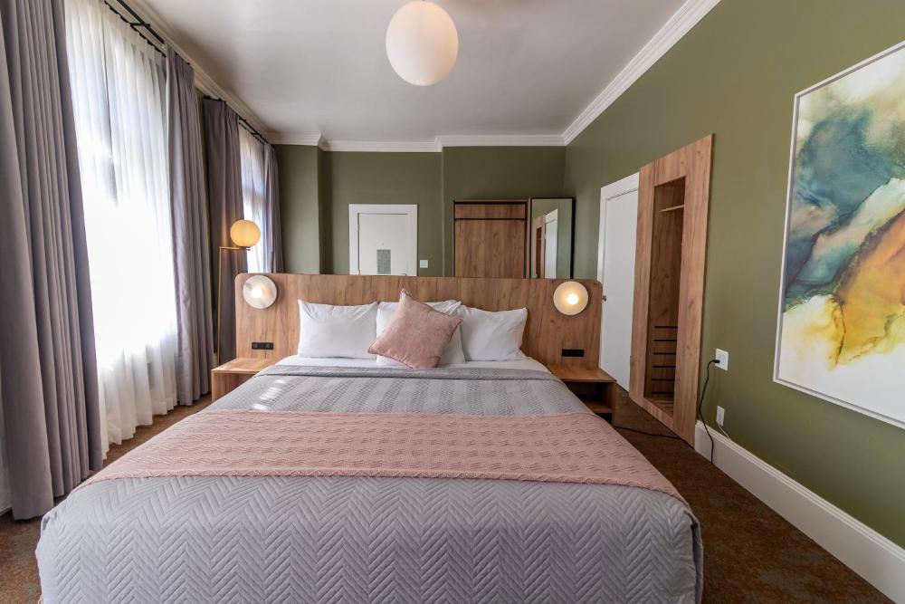 King Suite interior
